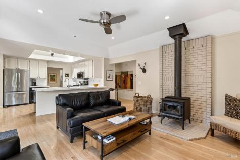 412 Fairway Court Healdsburg CA 95448