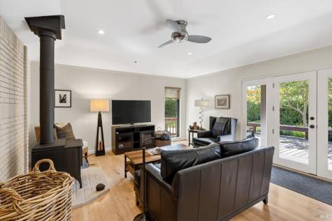 412 Fairway Court Healdsburg CA 95448