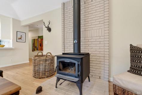 412 Fairway Court Healdsburg CA 95448