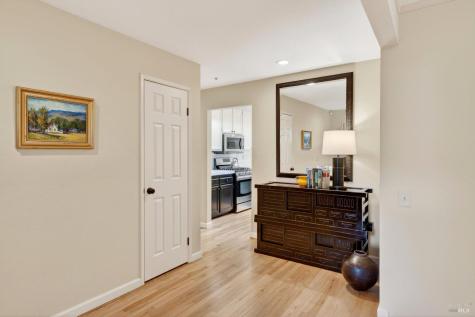 412 Fairway Court Healdsburg CA 95448