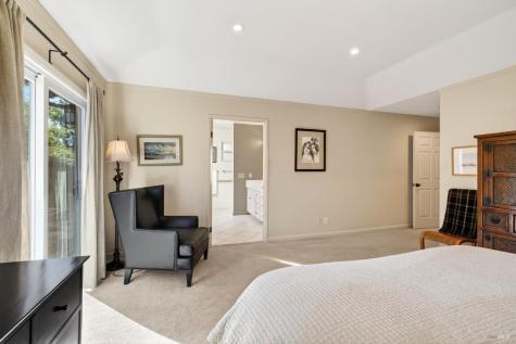 412 Fairway Court Healdsburg CA 95448