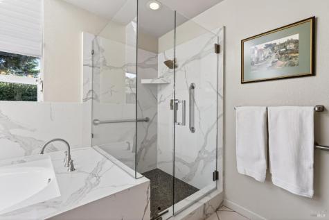 412 Fairway Court Healdsburg CA 95448