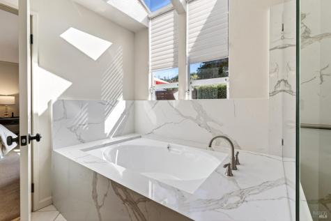 412 Fairway Court Healdsburg CA 95448
