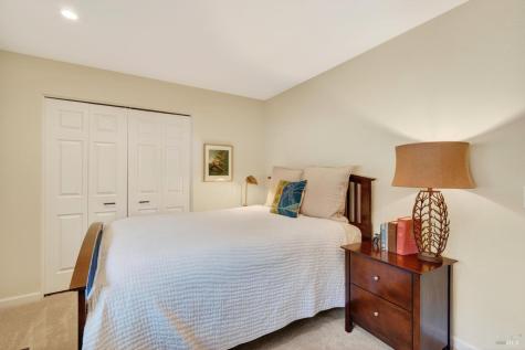 412 Fairway Court Healdsburg CA 95448