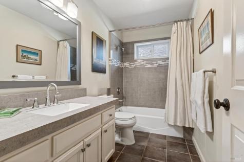 412 Fairway Court Healdsburg CA 95448