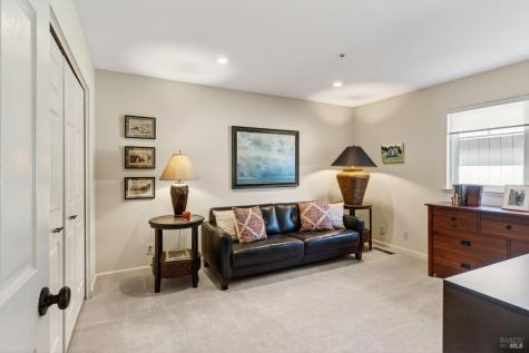 412 Fairway Court Healdsburg CA 95448