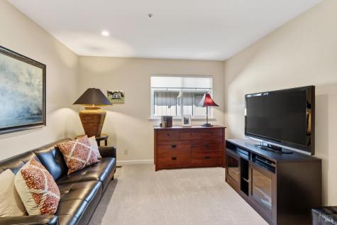 412 Fairway Court Healdsburg CA 95448