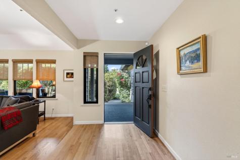 412 Fairway Court Healdsburg CA 95448