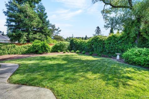 412 Fairway Court Healdsburg CA 95448