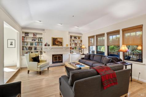 412 Fairway Court Healdsburg CA 95448