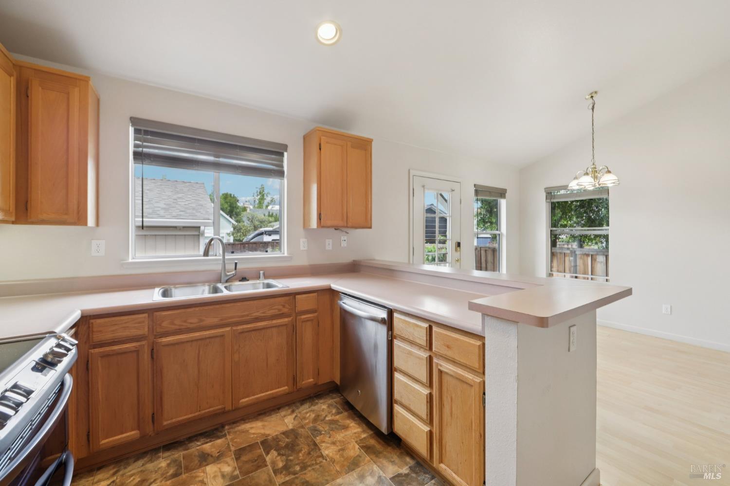 704 Bay Street Suisun City CA 94585