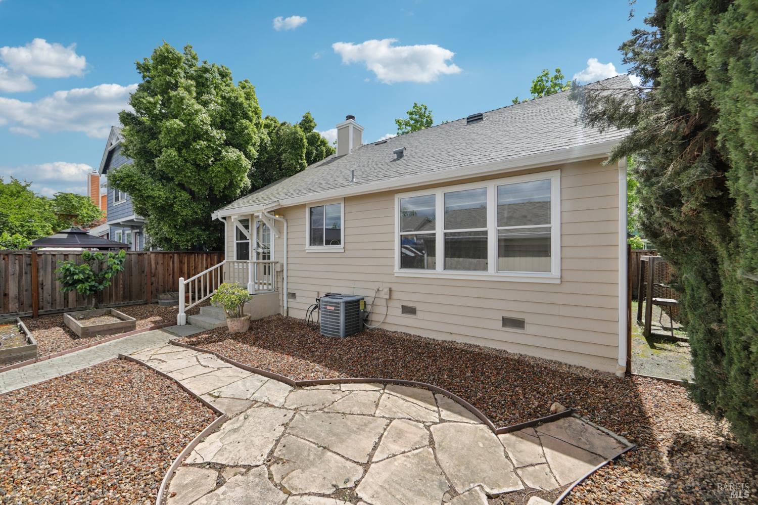 704 Bay Street Suisun City CA 94585