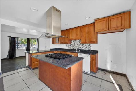 1048 San Clemente Drive Santa Rosa CA 95404