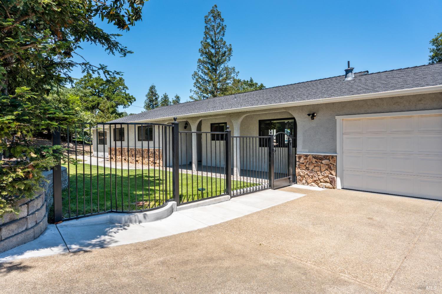 800 Riverside Drive Ukiah CA 95482