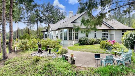 8950 Highway 116 Forestville CA 95436