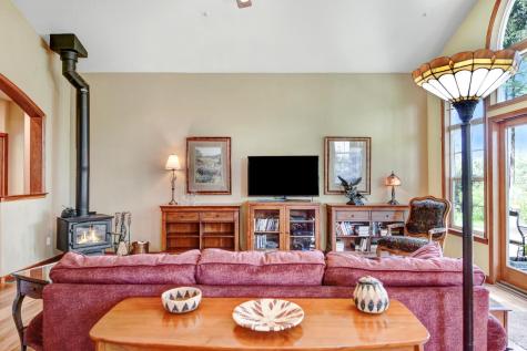 8950 Highway 116 Forestville CA 95436