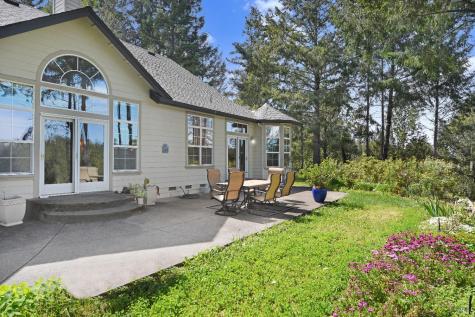 8950 Highway 116 Forestville CA 95436