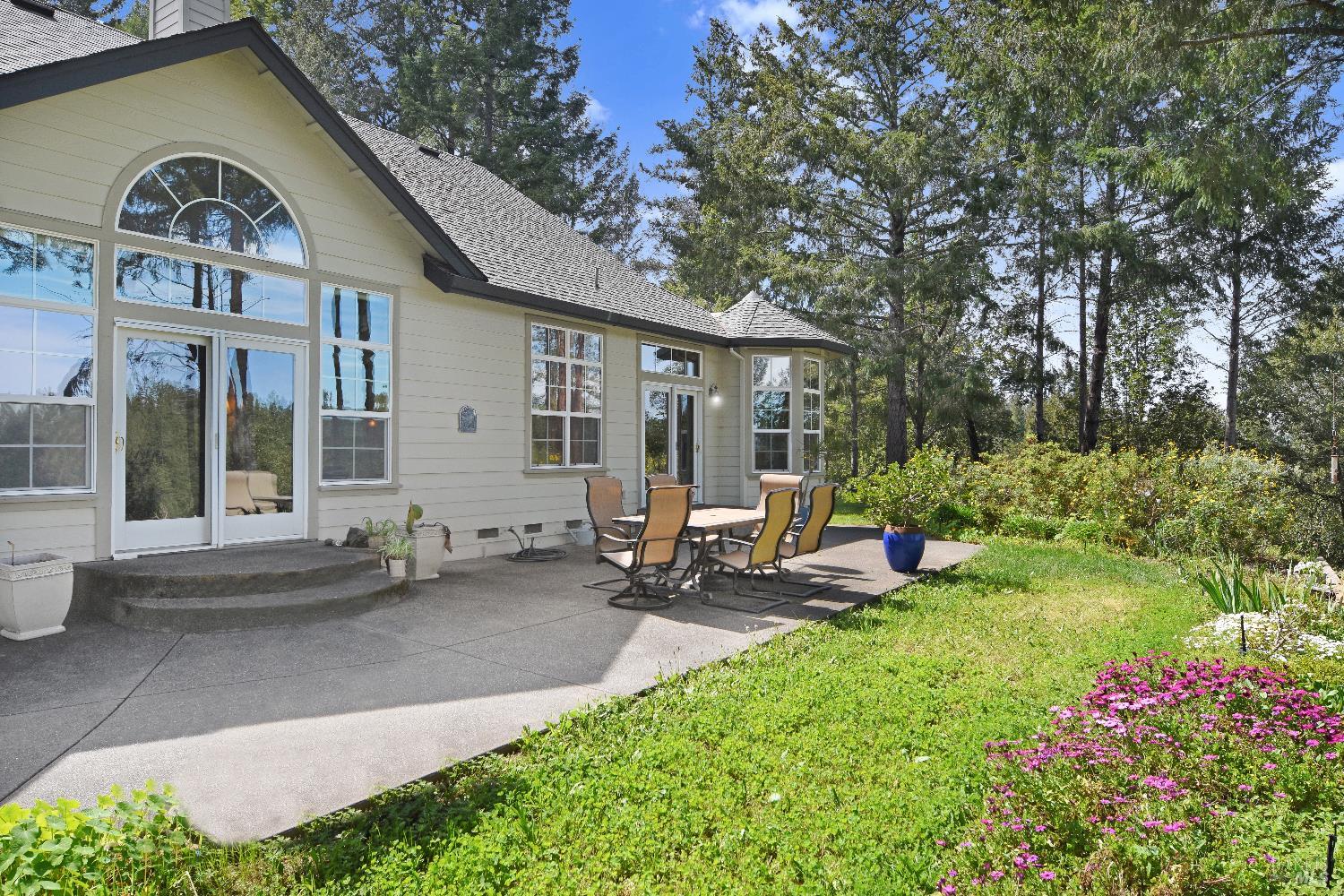 8950 Highway 116 Forestville CA 95436