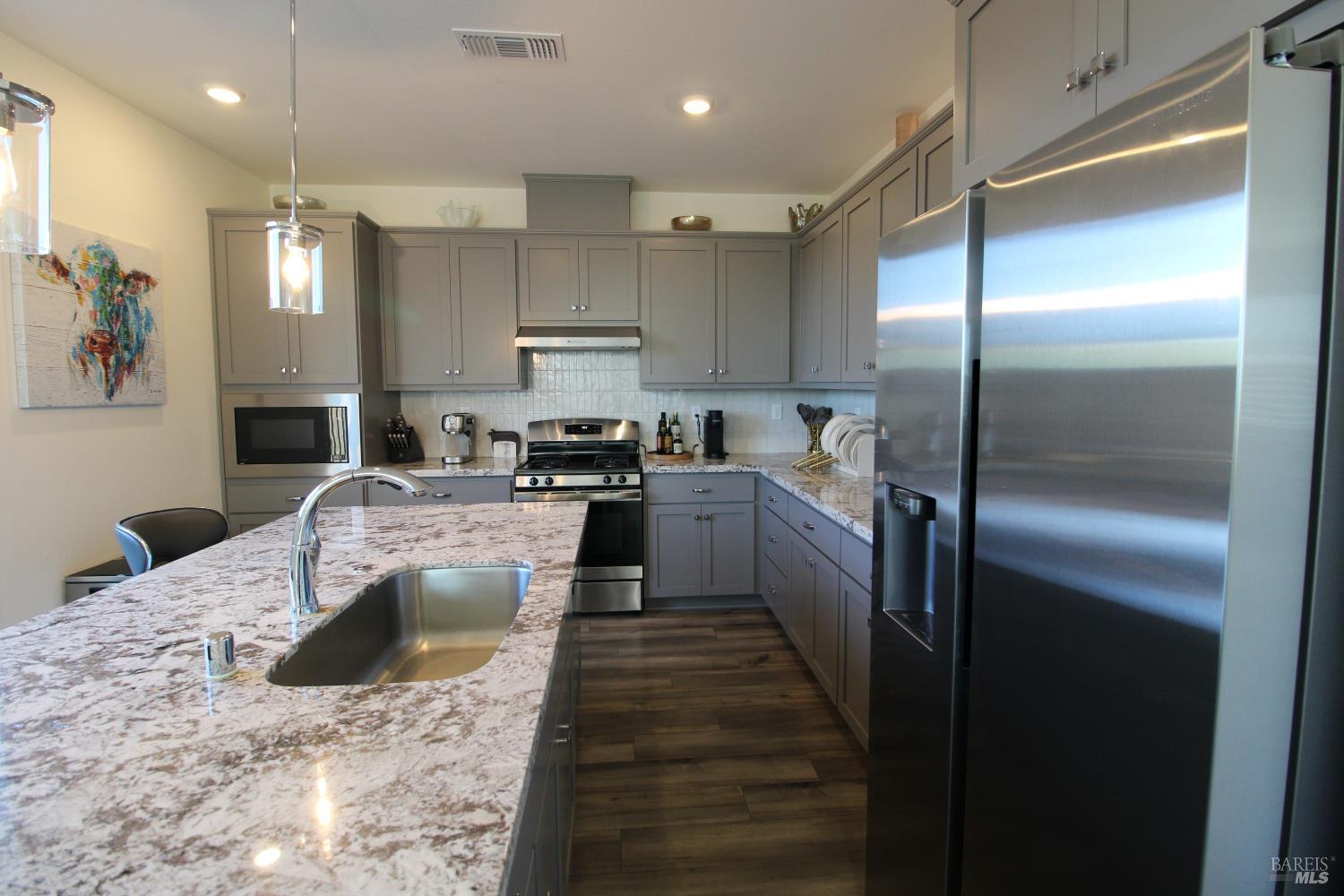 309 Caulfield Lane Petaluma CA 94952