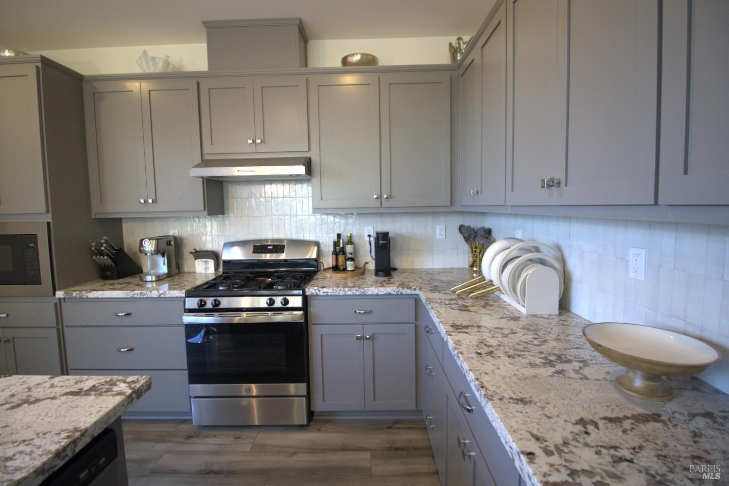 309 Caulfield Lane Petaluma CA 94952