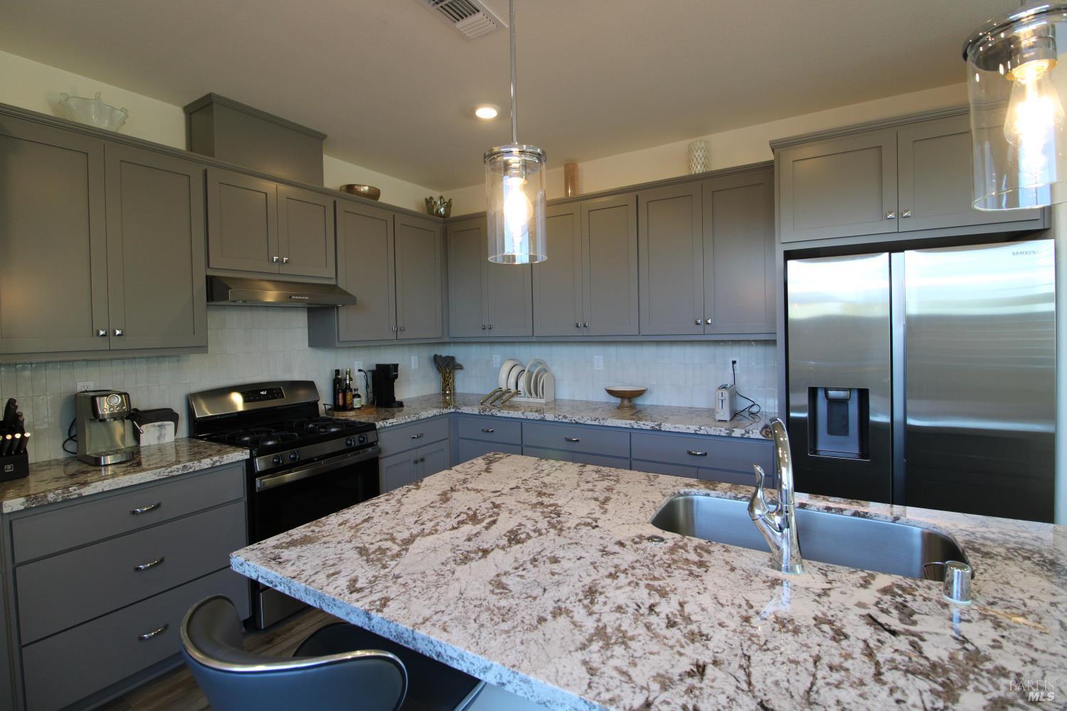 309 Caulfield Lane Petaluma CA 94952