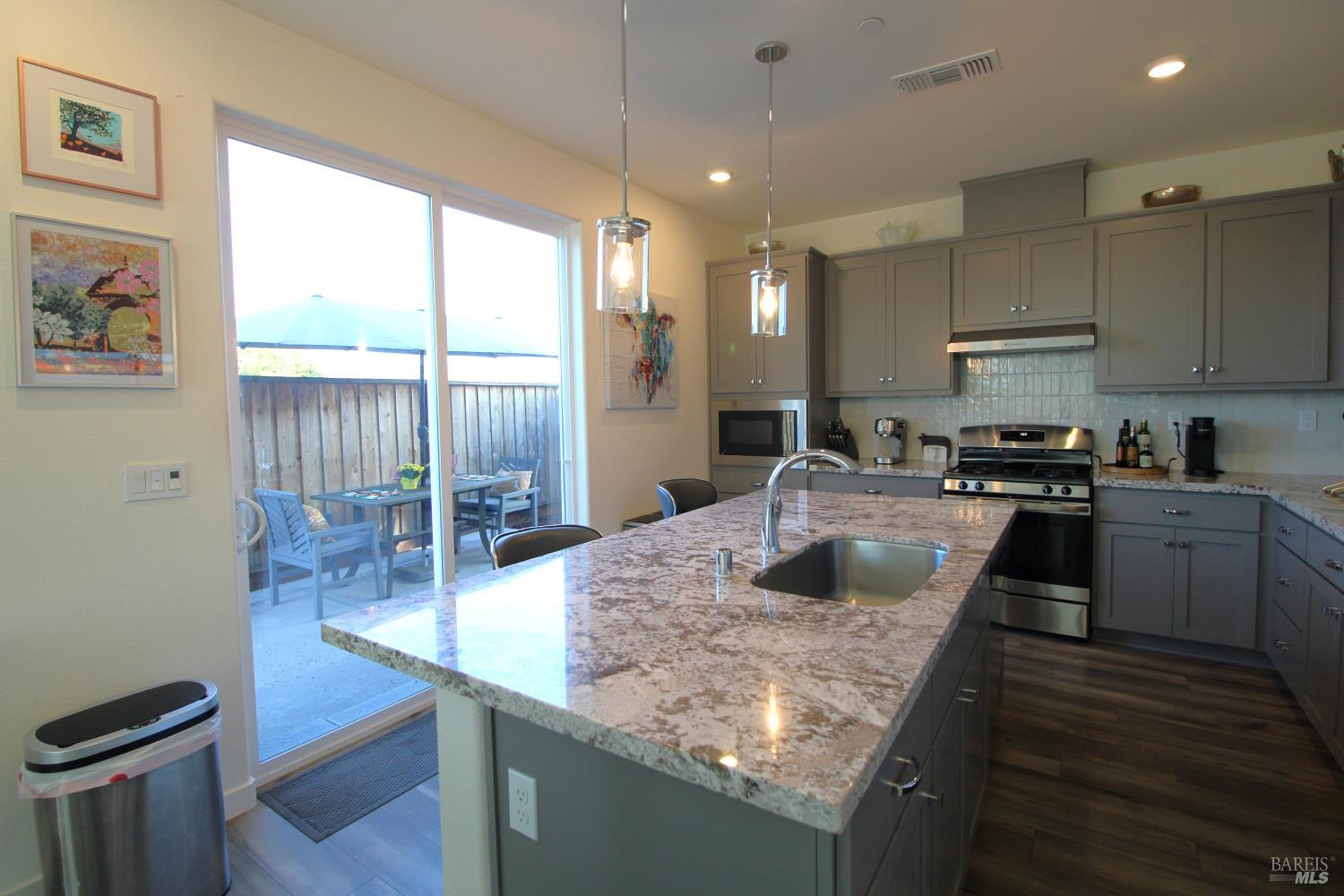 309 Caulfield Lane Petaluma CA 94952