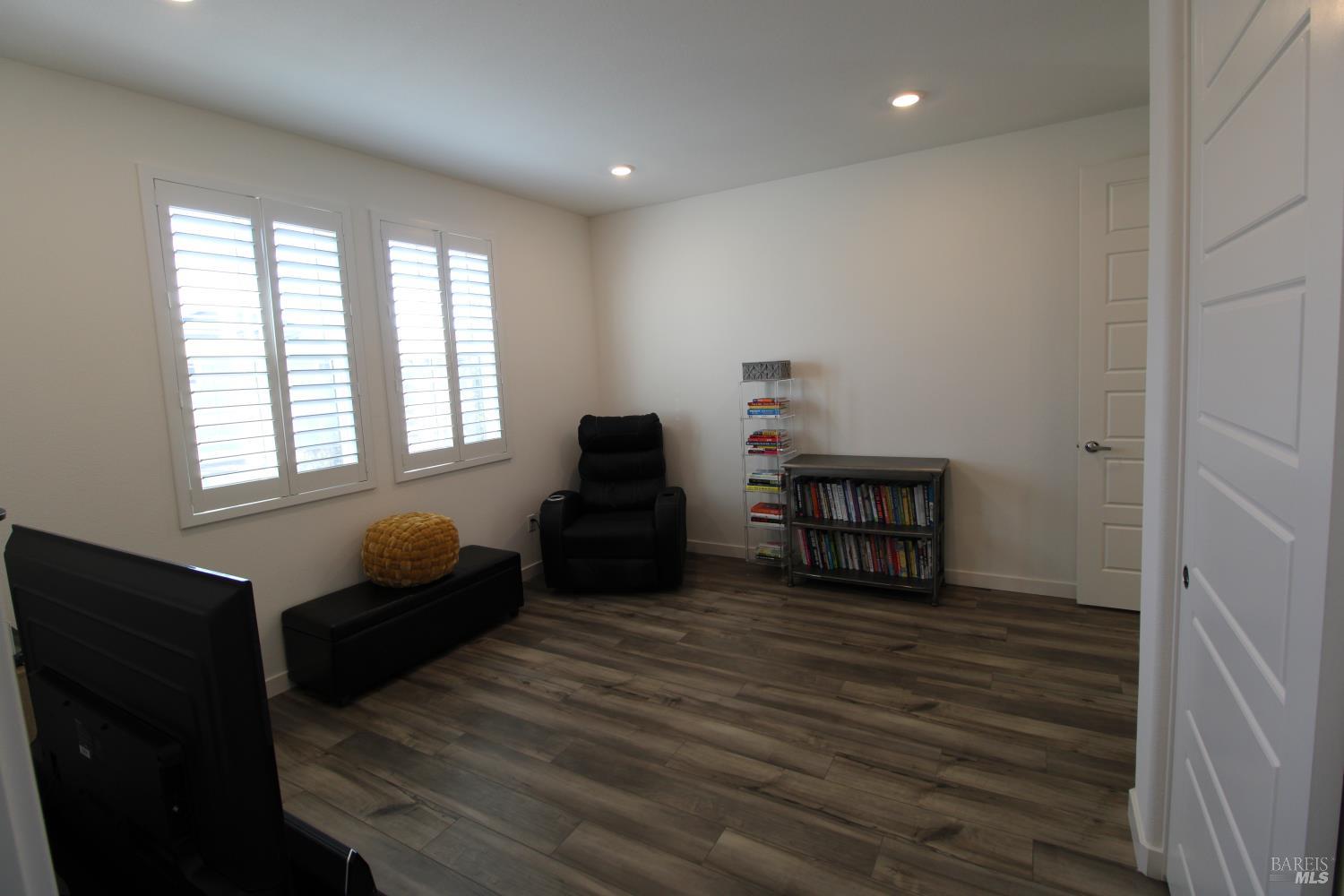 309 Caulfield Lane Petaluma CA 94952