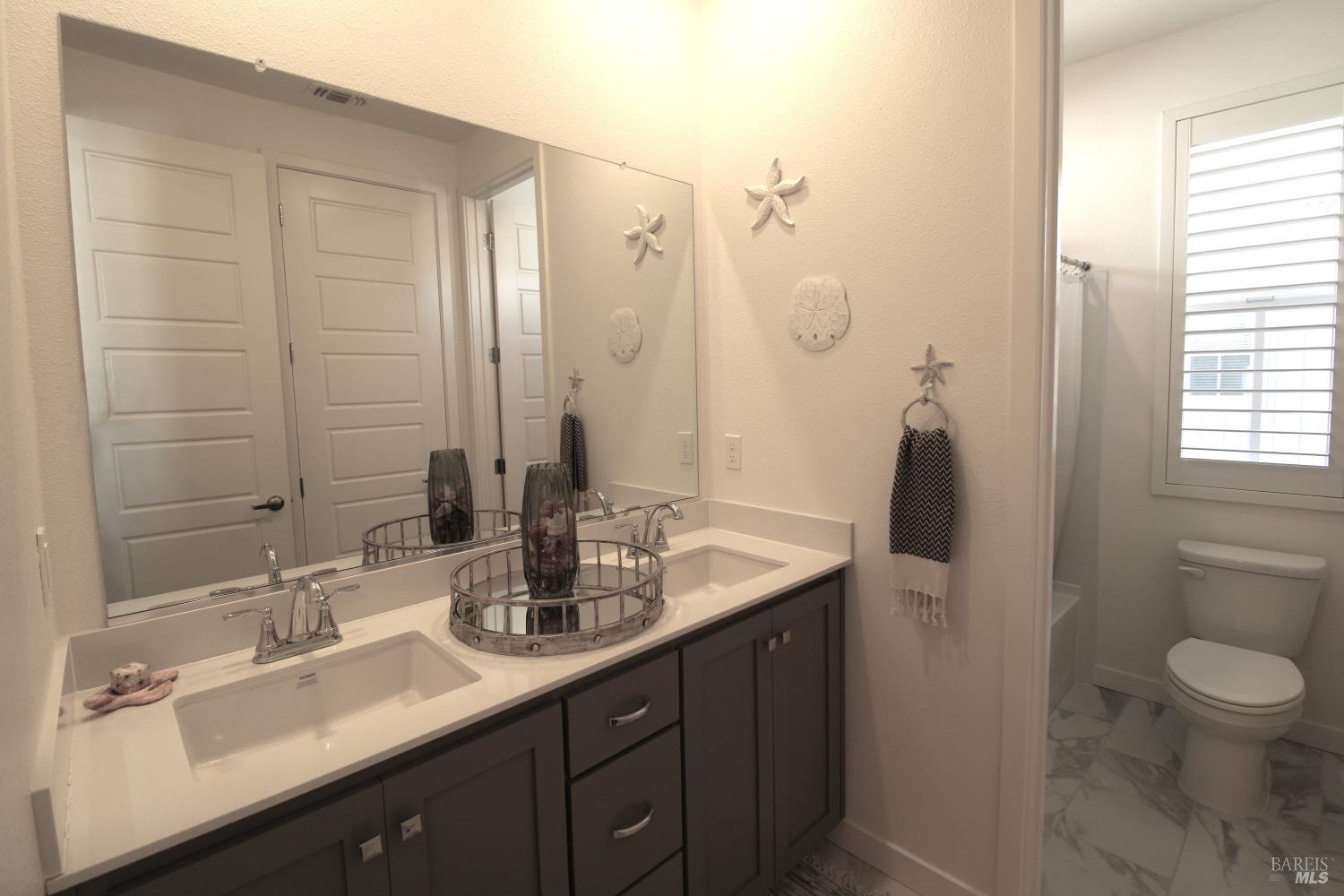 309 Caulfield Lane Petaluma CA 94952