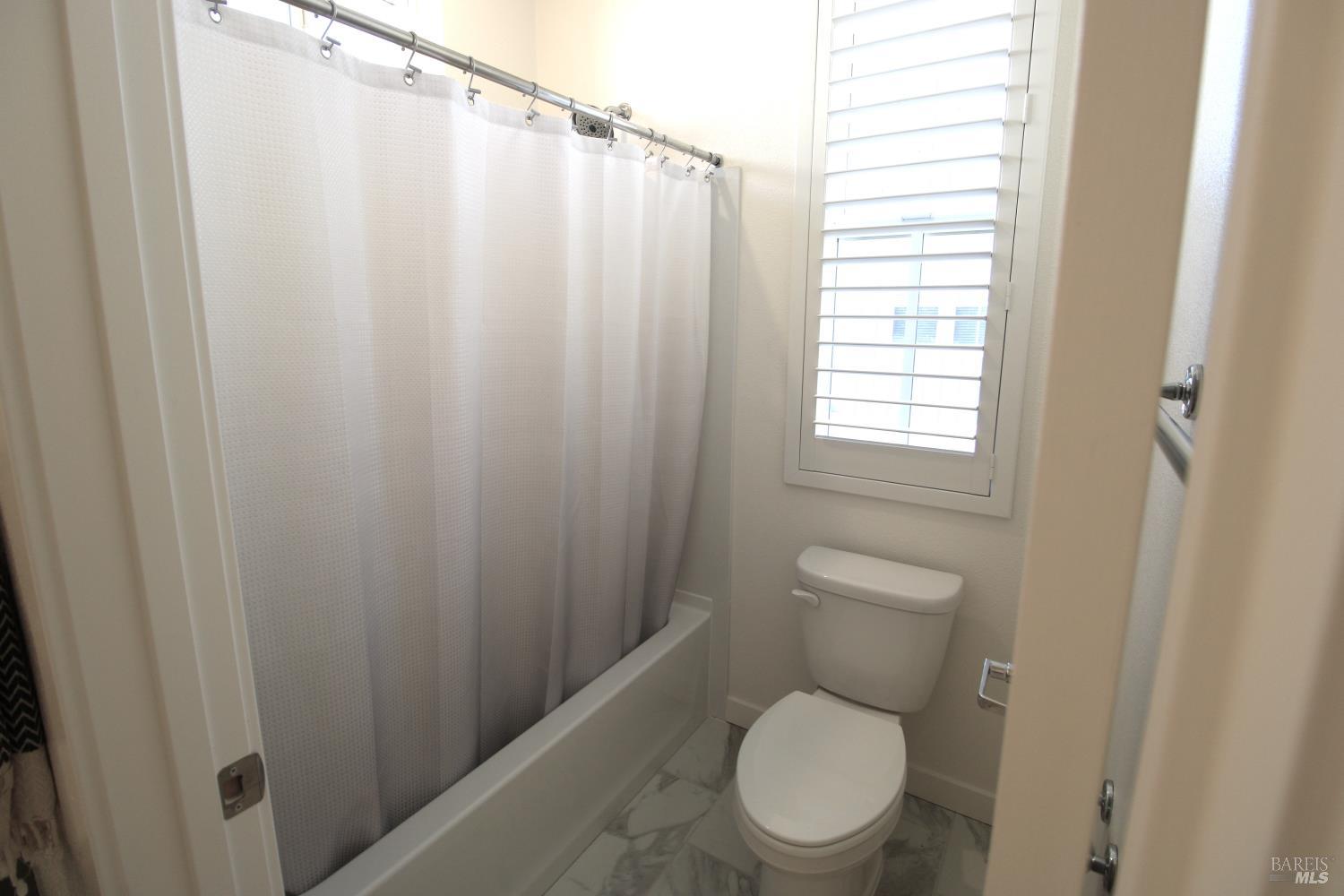 309 Caulfield Lane Petaluma CA 94952