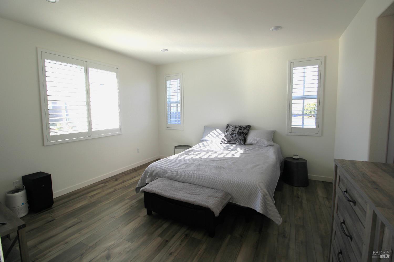 309 Caulfield Lane Petaluma CA 94952