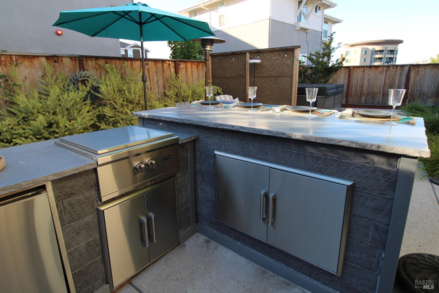 309 Caulfield Lane Petaluma CA 94952