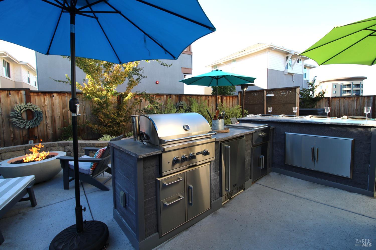 309 Caulfield Lane Petaluma CA 94952