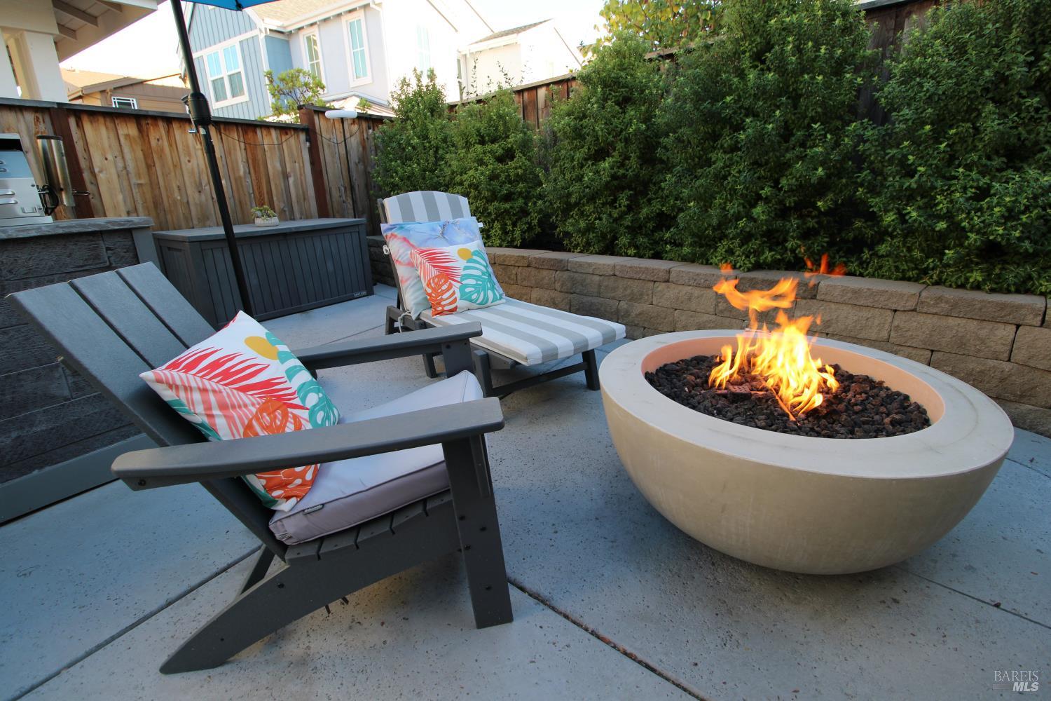 309 Caulfield Lane Petaluma CA 94952