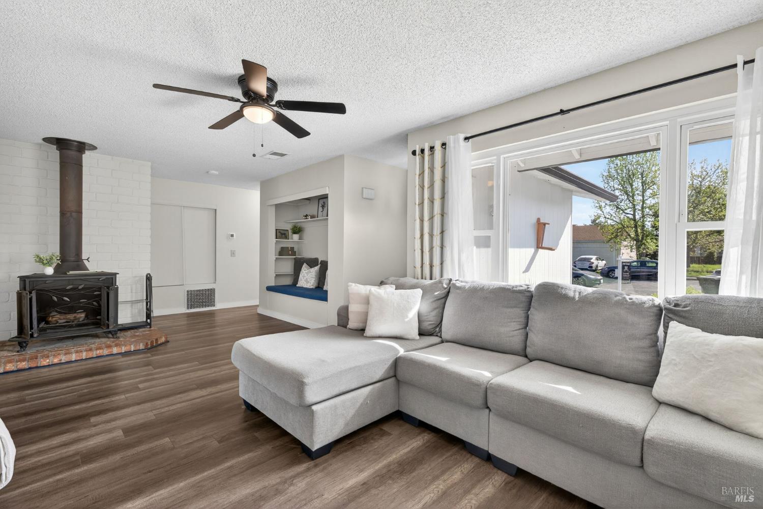 9865 Sunray Place Windsor CA 95492
