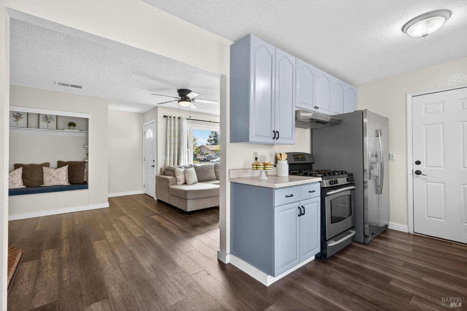 9865 Sunray Place Windsor CA 95492