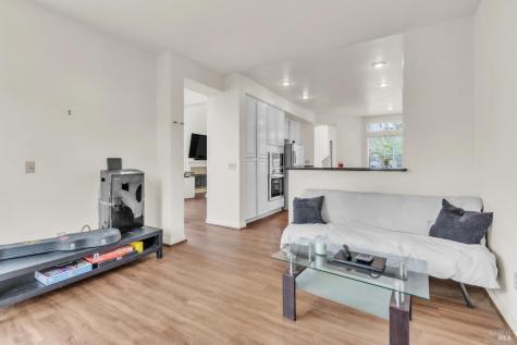 16 Arrowhead Court Petaluma CA 94954
