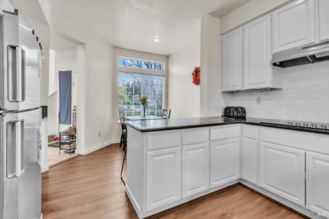 16 Arrowhead Court Petaluma CA 94954