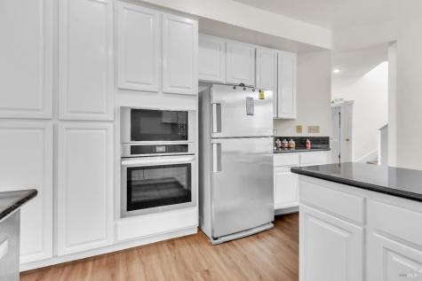 16 Arrowhead Court Petaluma CA 94954