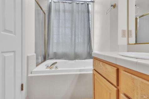16 Arrowhead Court Petaluma CA 94954