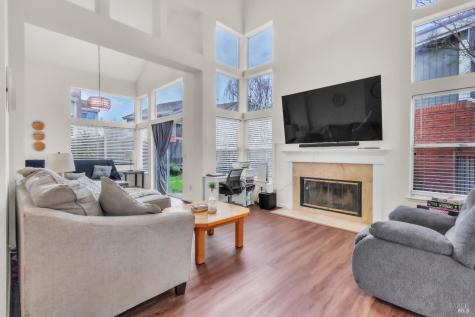 16 Arrowhead Court Petaluma CA 94954
