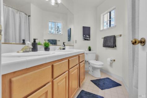 16 Arrowhead Court Petaluma CA 94954