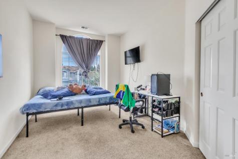 16 Arrowhead Court Petaluma CA 94954