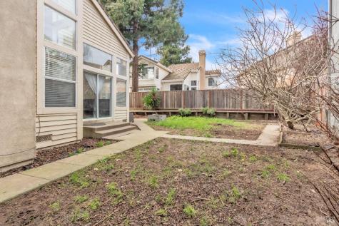 16 Arrowhead Court Petaluma CA 94954