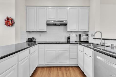 16 Arrowhead Court Petaluma CA 94954