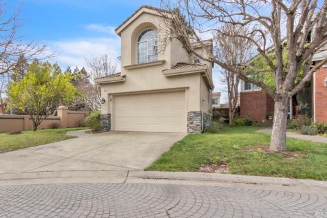 16 Arrowhead Court Petaluma CA 94954