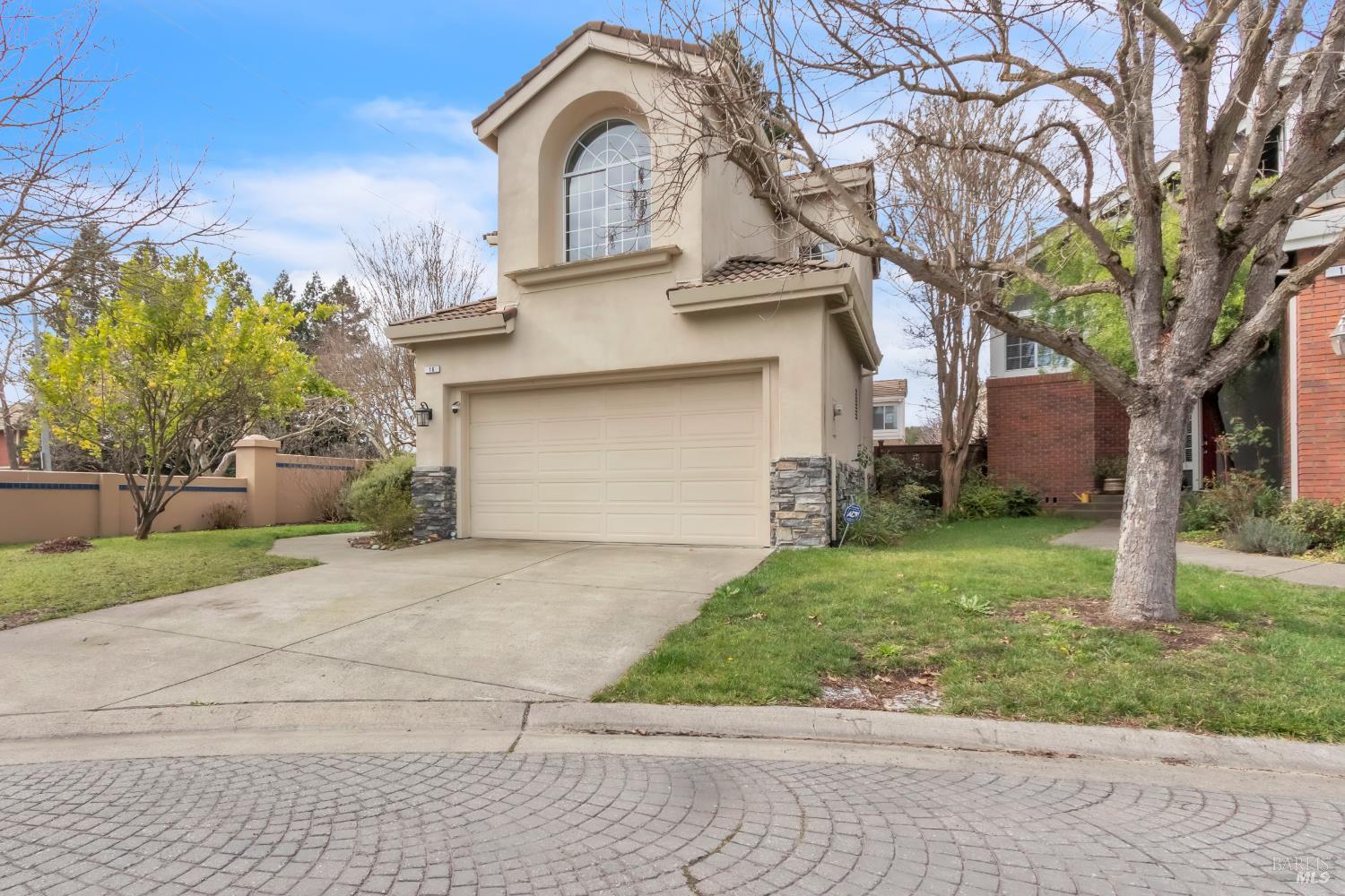 16 Arrowhead Court Petaluma CA 94954