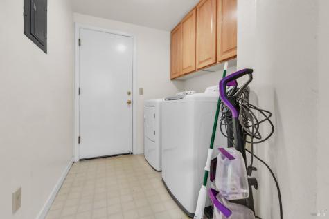 16 Arrowhead Court Petaluma CA 94954