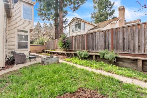 16 Arrowhead Court Petaluma CA 94954