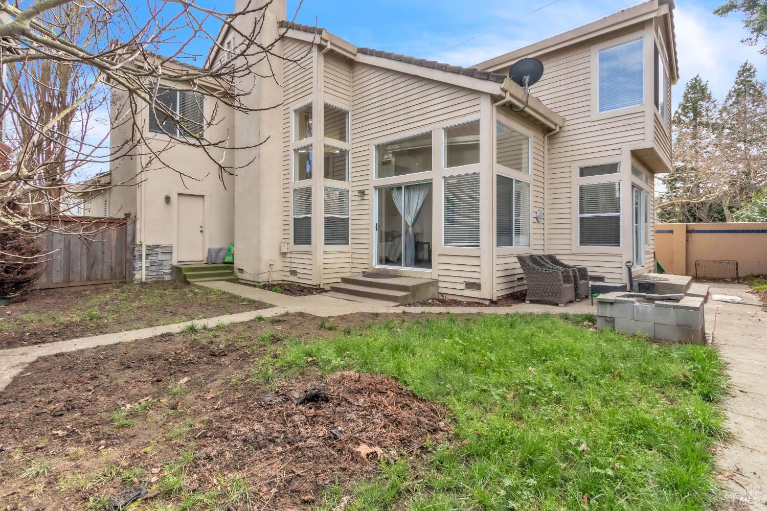 16 Arrowhead Court Petaluma CA 94954