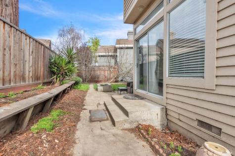 16 Arrowhead Court Petaluma CA 94954